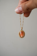 Cargar imagen en el visor de la galería, Colgante sunstone
