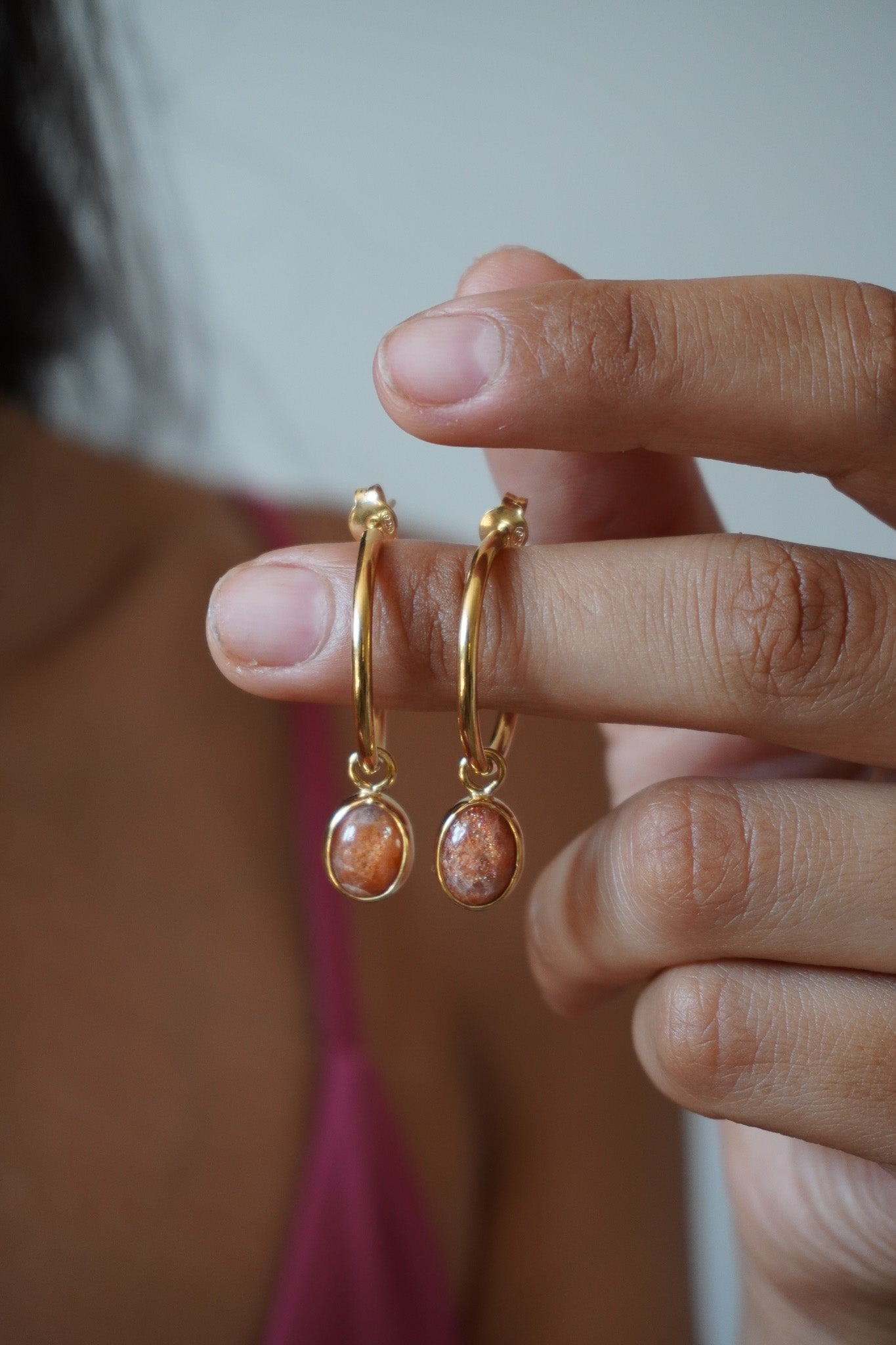 Aros sunstone (baño oro 24k)