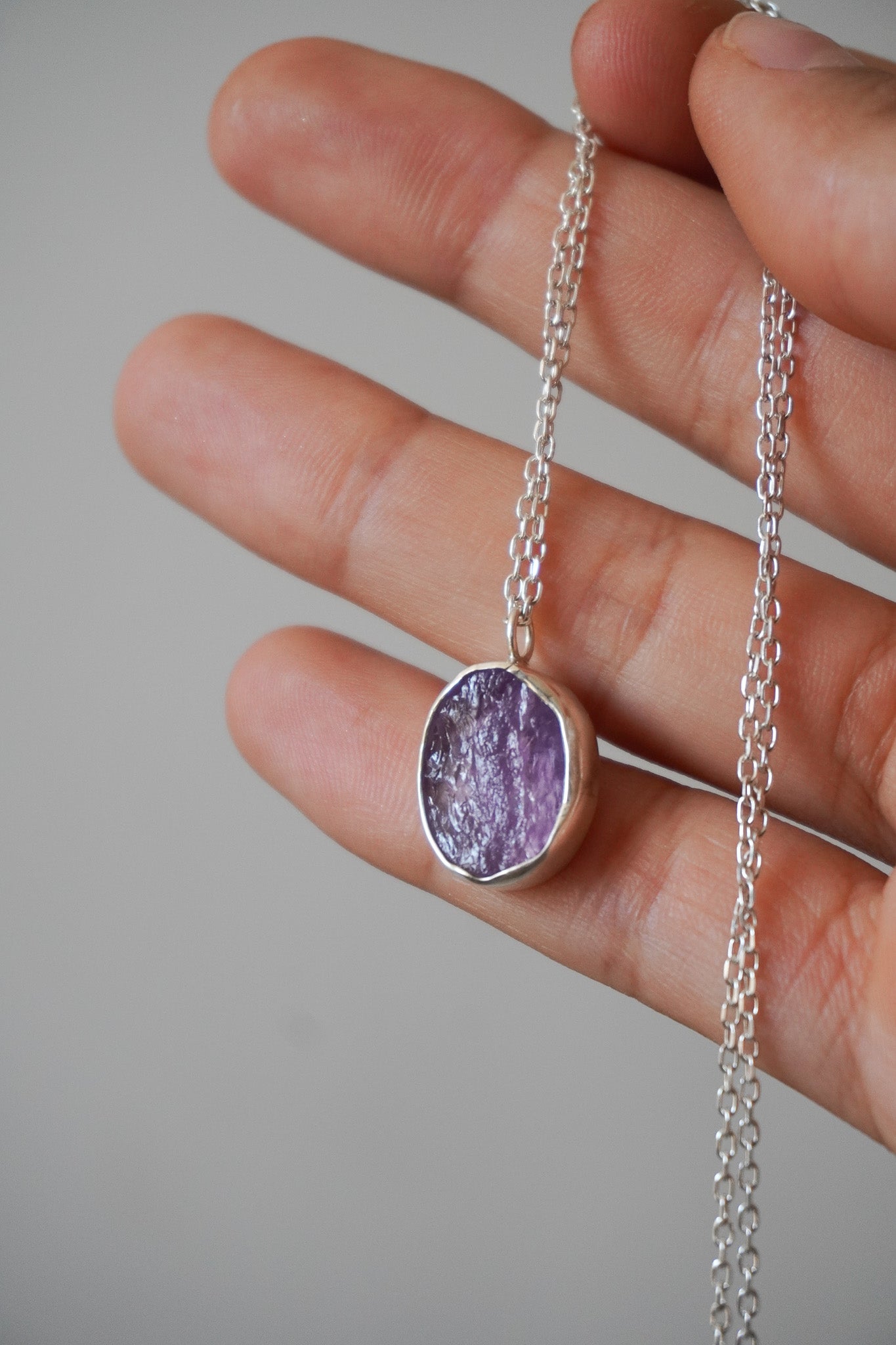 Amuleto amatista en bruto