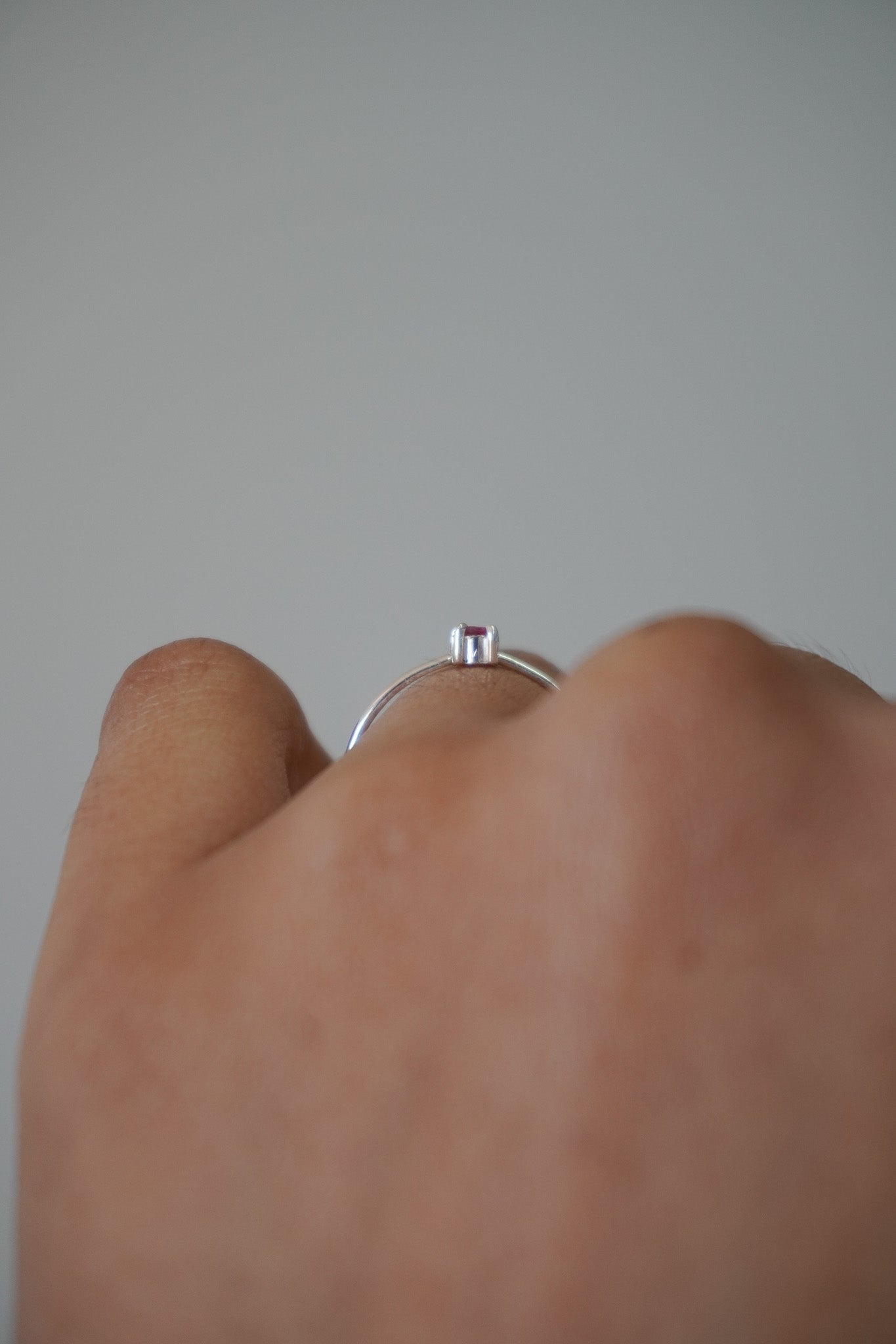 Anillo minimal turmalina rosa
