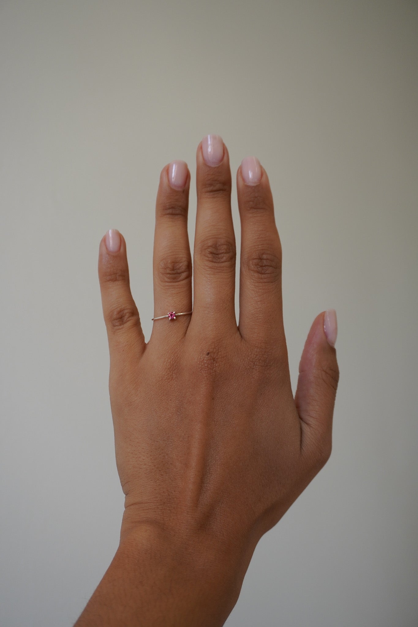 Anillo minimal turmalina rosa