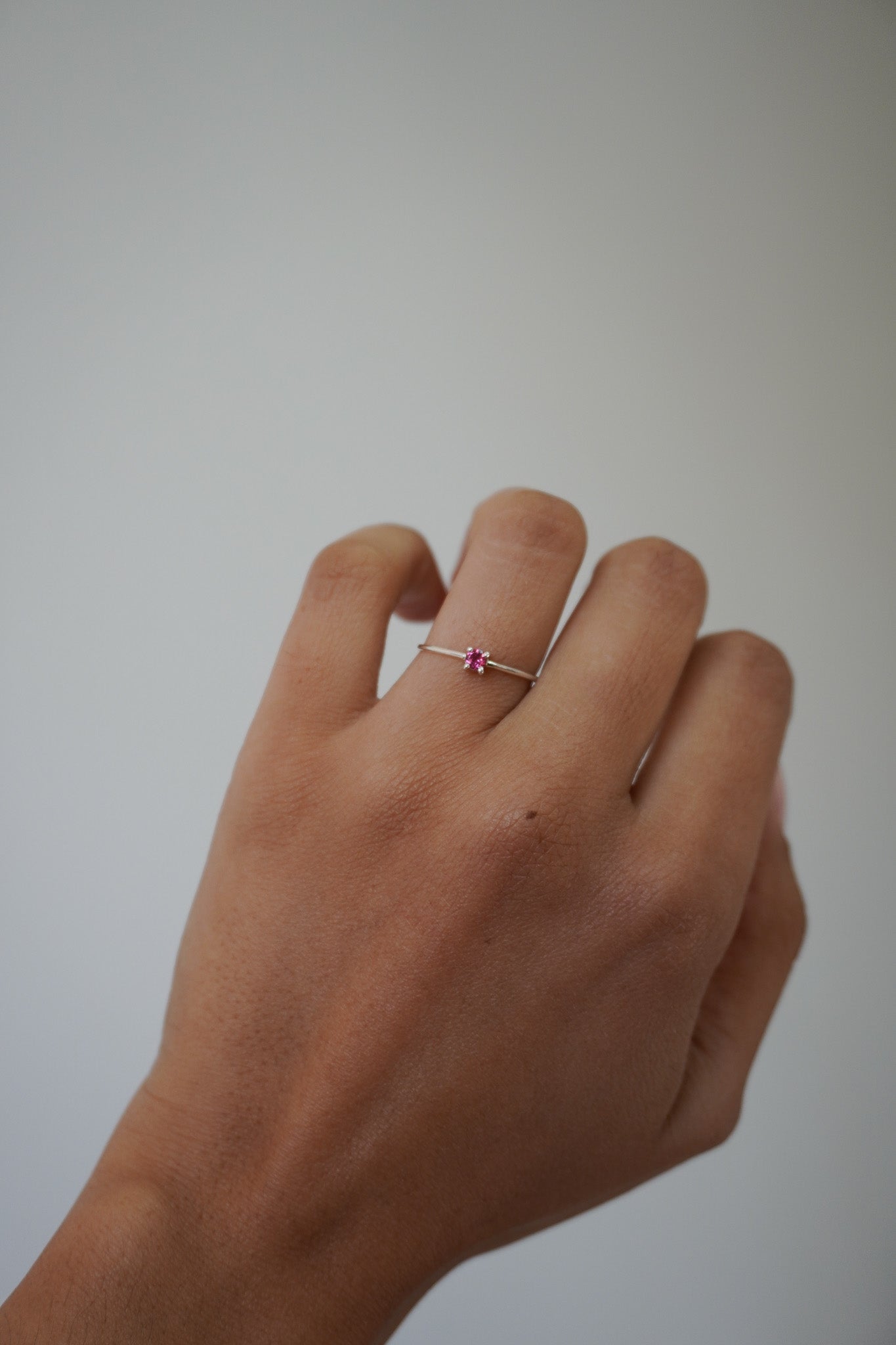 Anillo minimal turmalina rosa