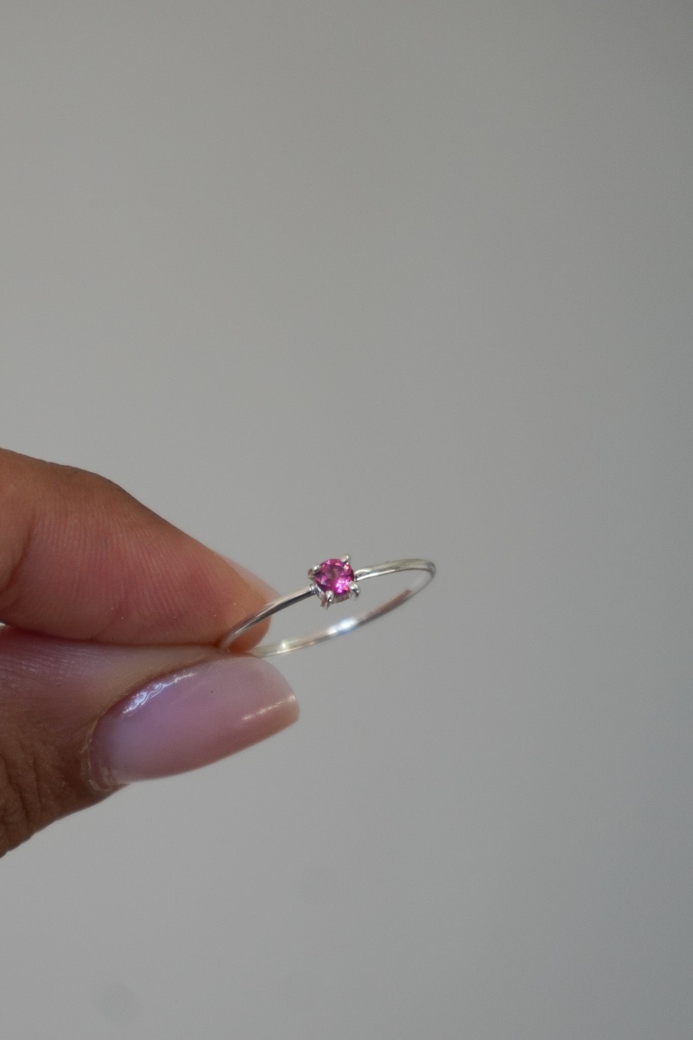 Anillo minimal turmalina rosa