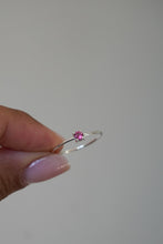 Cargar imagen en el visor de la galería, Anillo minimal turmalina rosa - Talla 15
