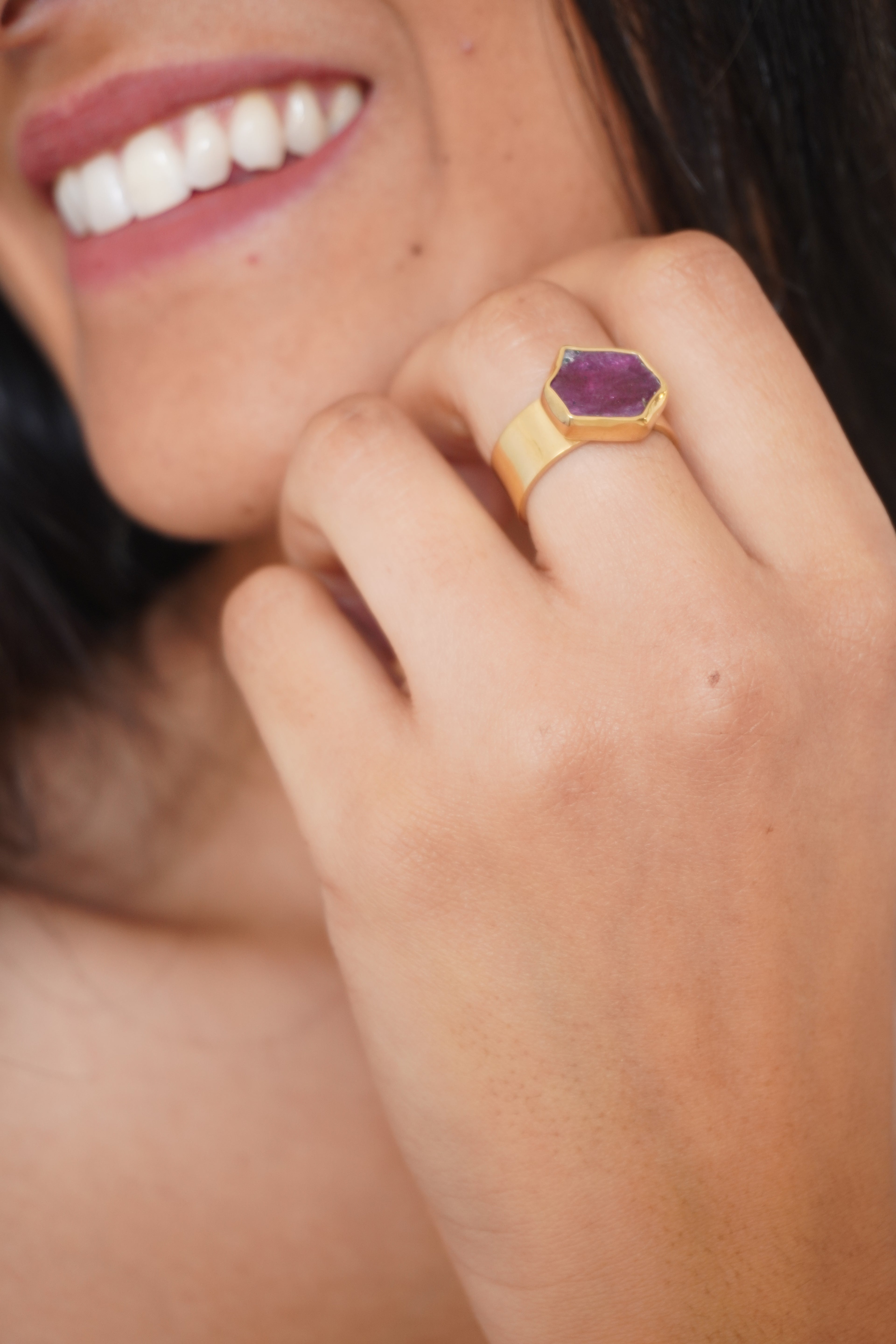 Anillo rubí bañado en oro (talla 18)