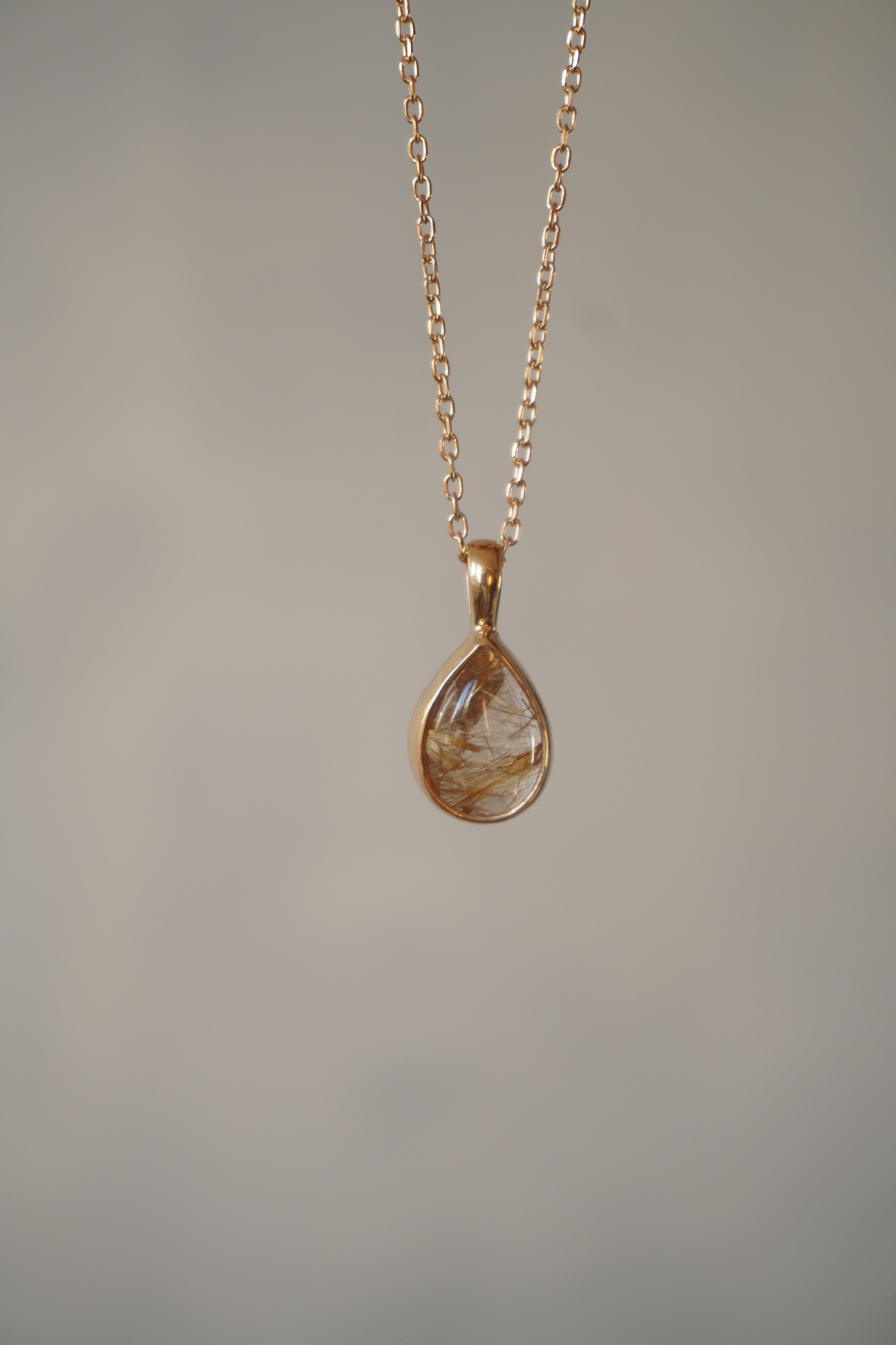 Collar cuarzo rutilado (baño oro 24k)