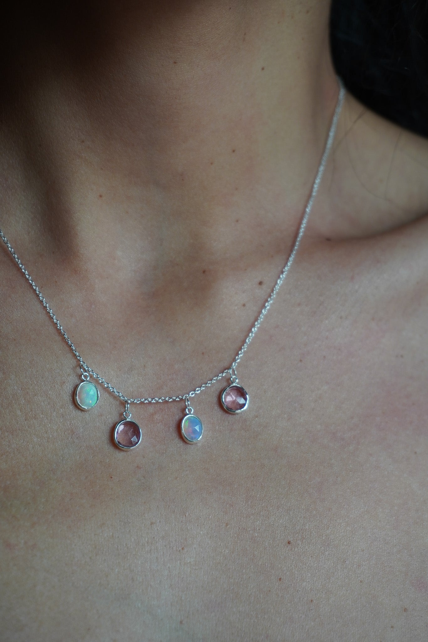 Collar ópalos etíopes y turmalinas rosa