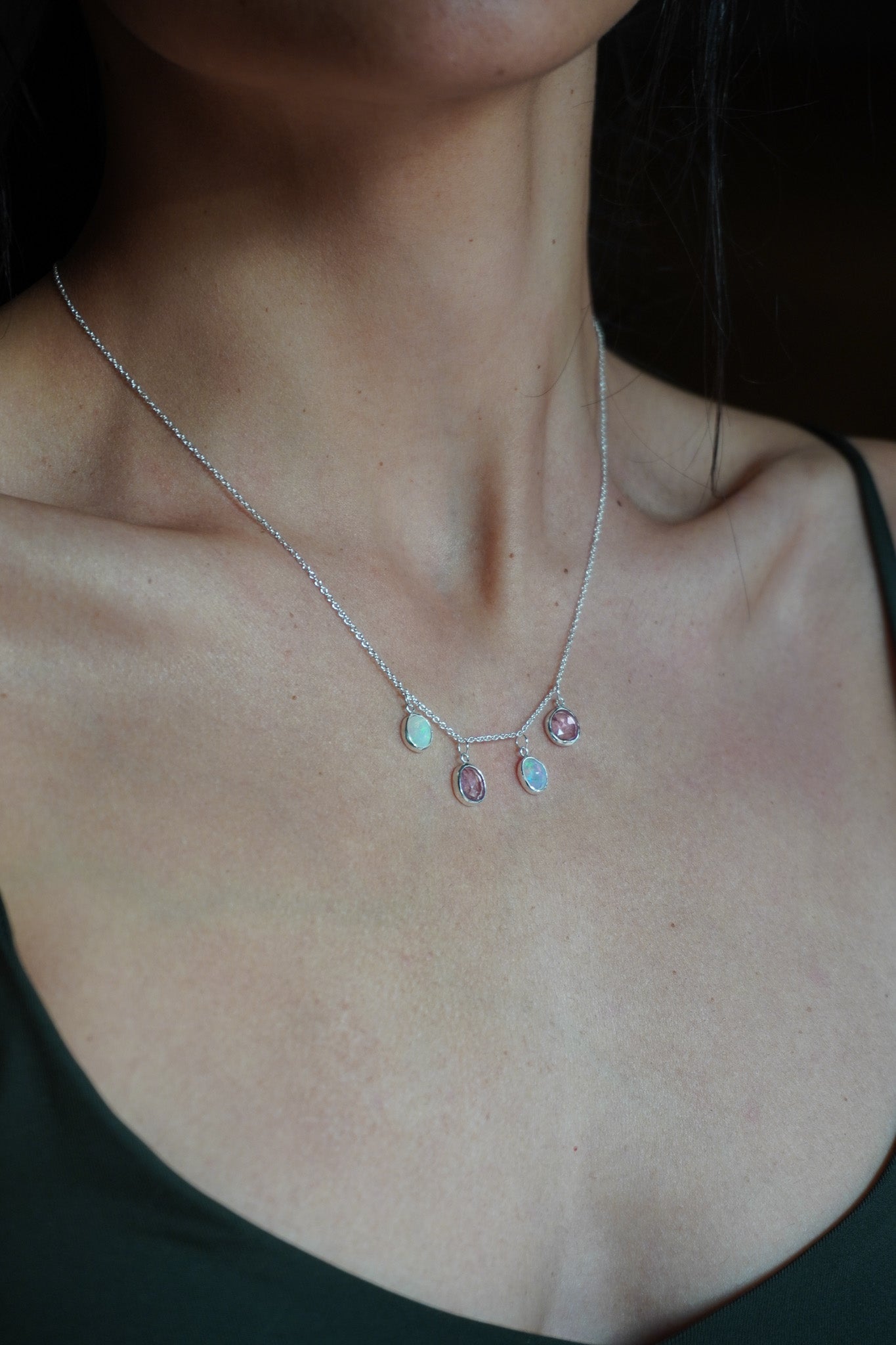 Collar ópalos etíopes y turmalinas rosa