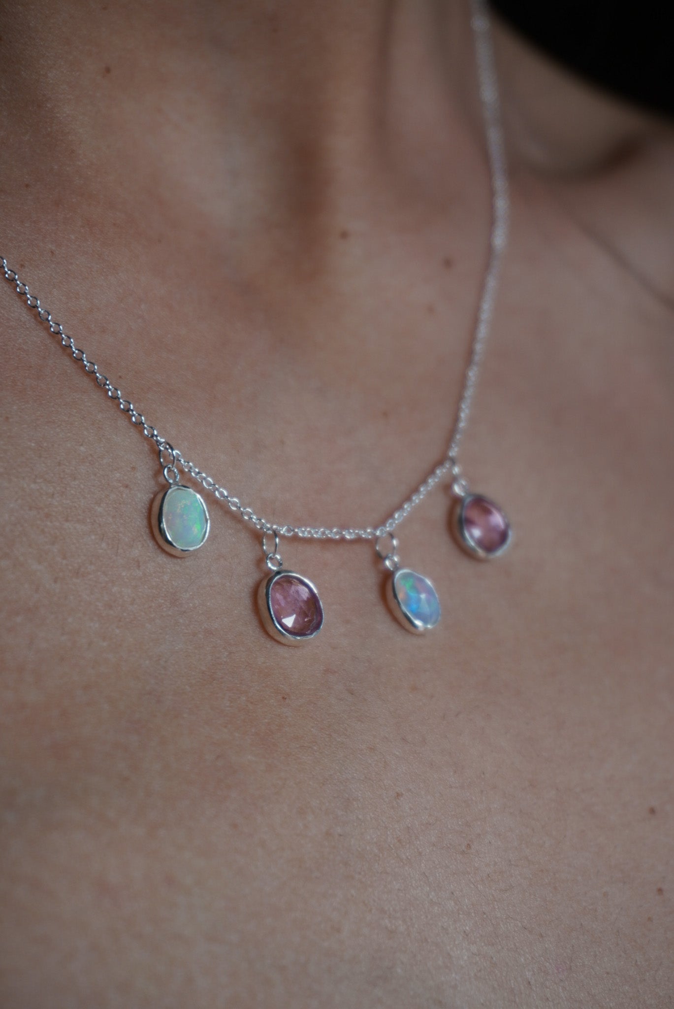 Collar ópalos etíopes y turmalinas rosa