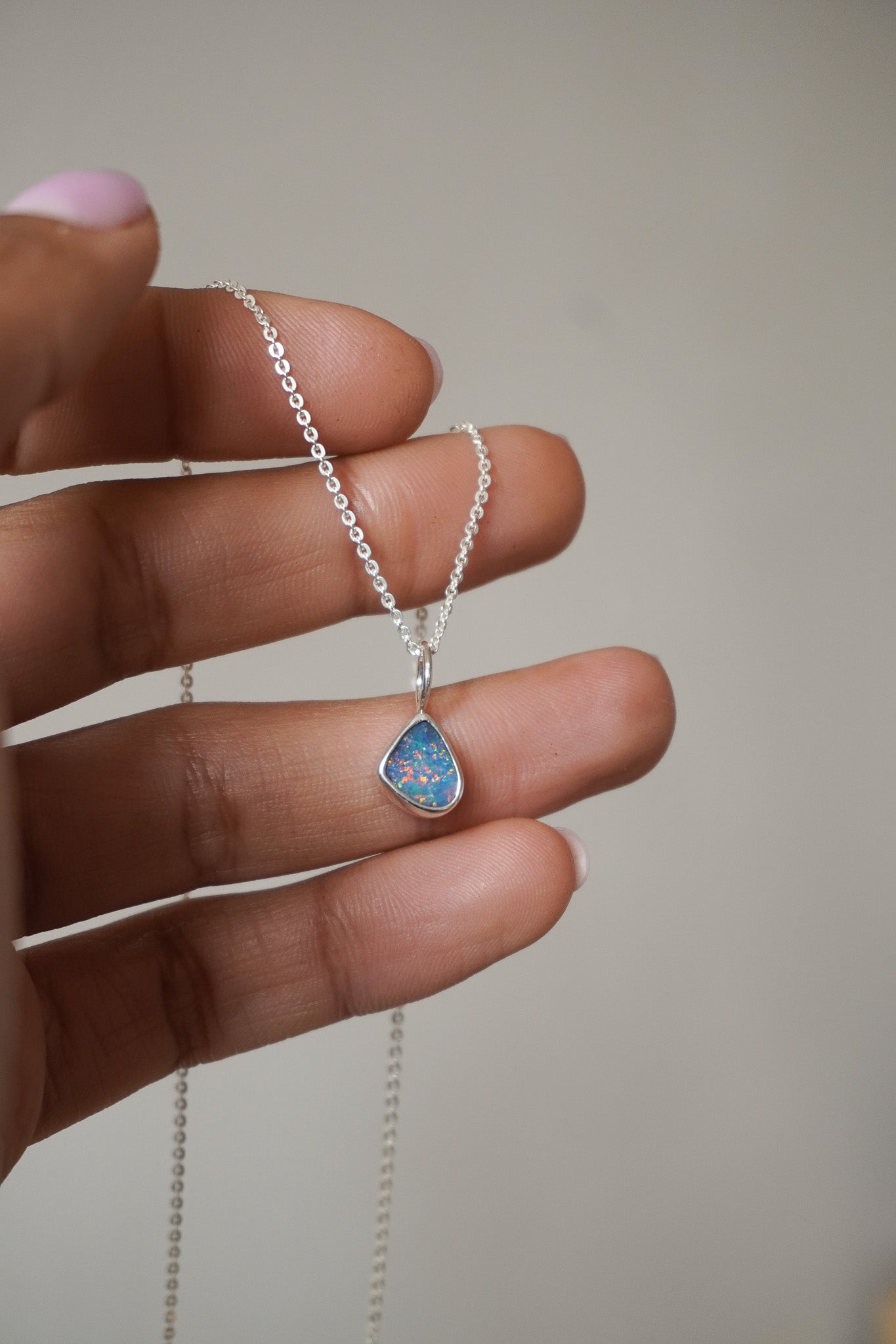 Colar doblete ópalo australiano