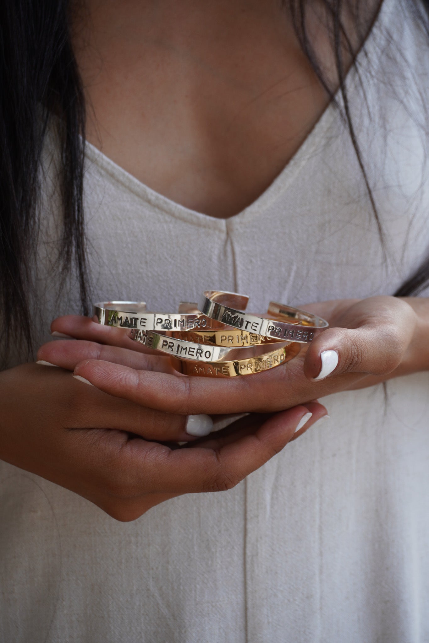 Brazalete ÁMATE PRIMERO (baño de oro)