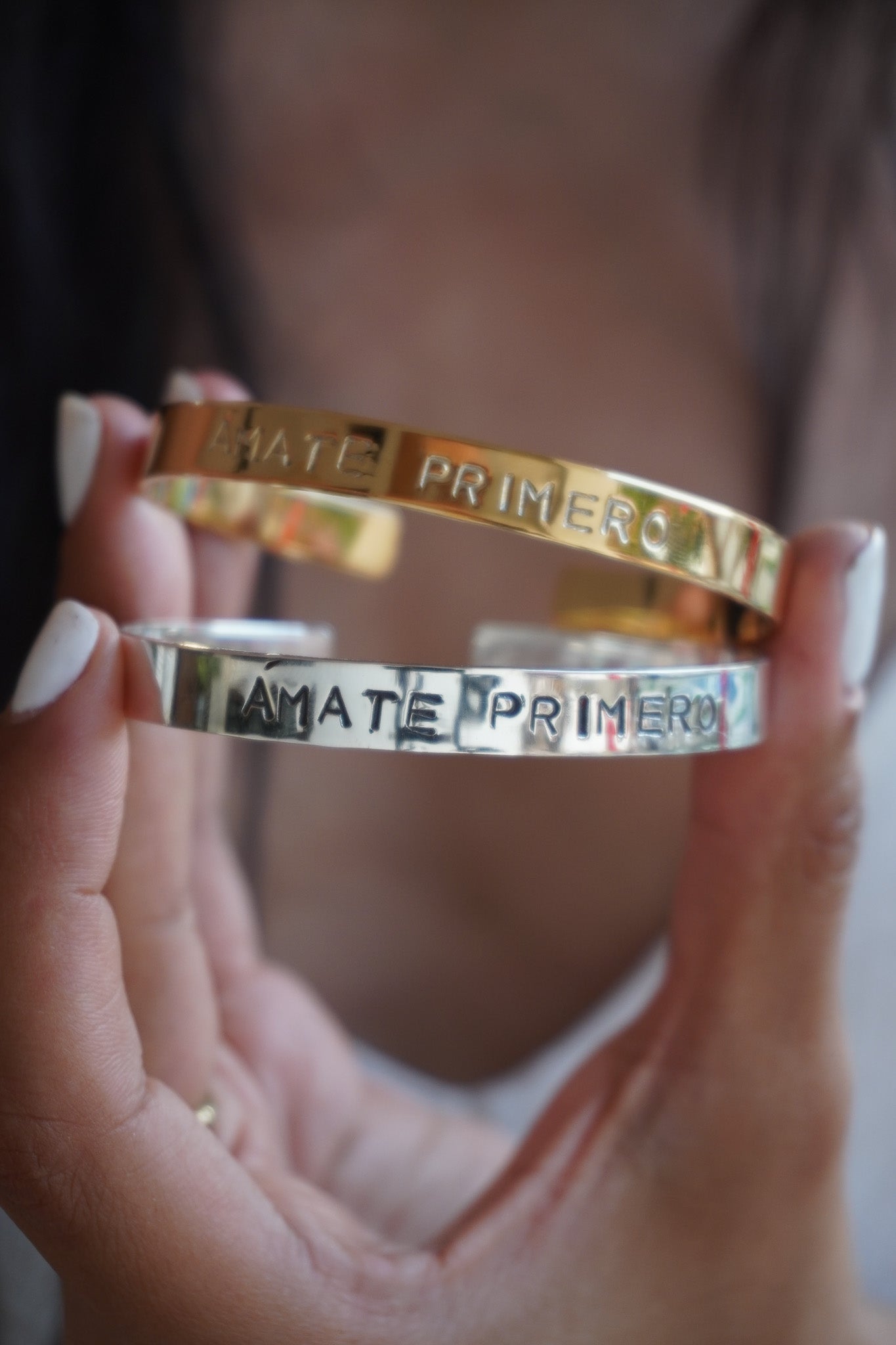 Brazalete ÁMATE PRIMERO (baño de oro)