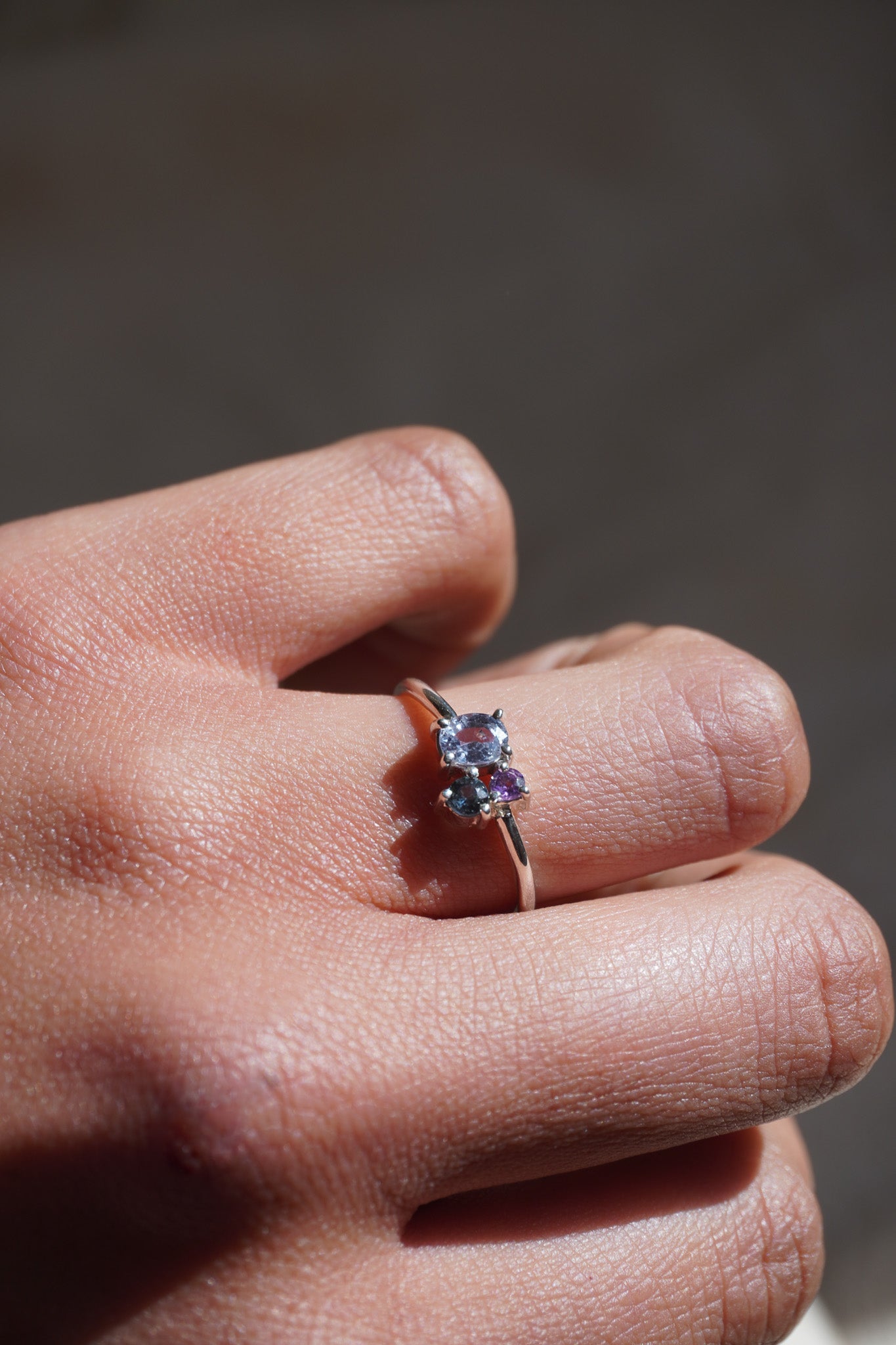 Anillo Moksha (amatista· zafiro blanco · zafiro azul)