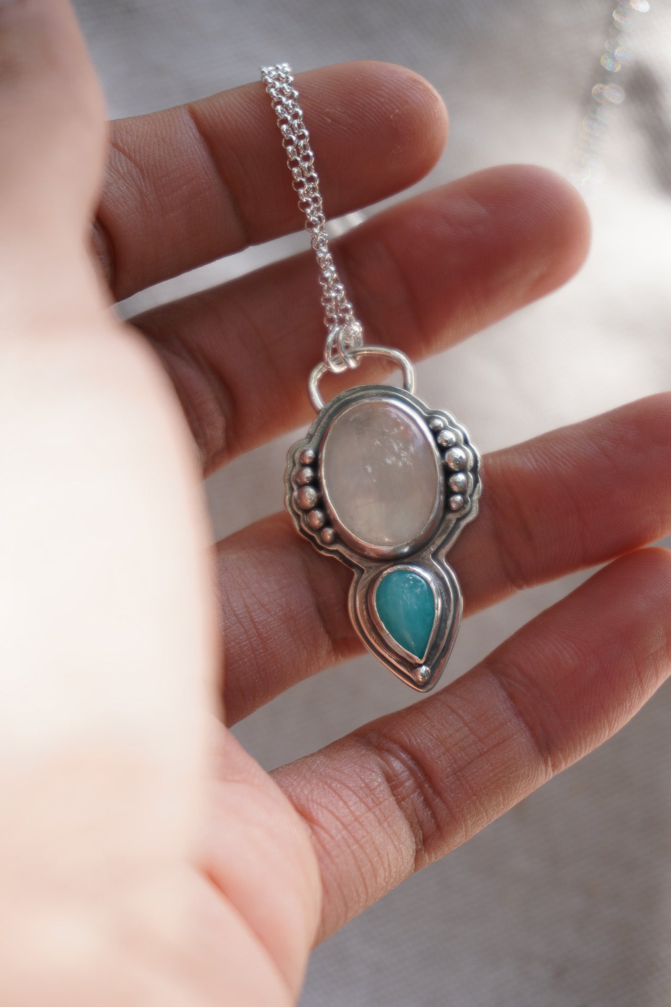 Colgante piedra luna oval y amazonita