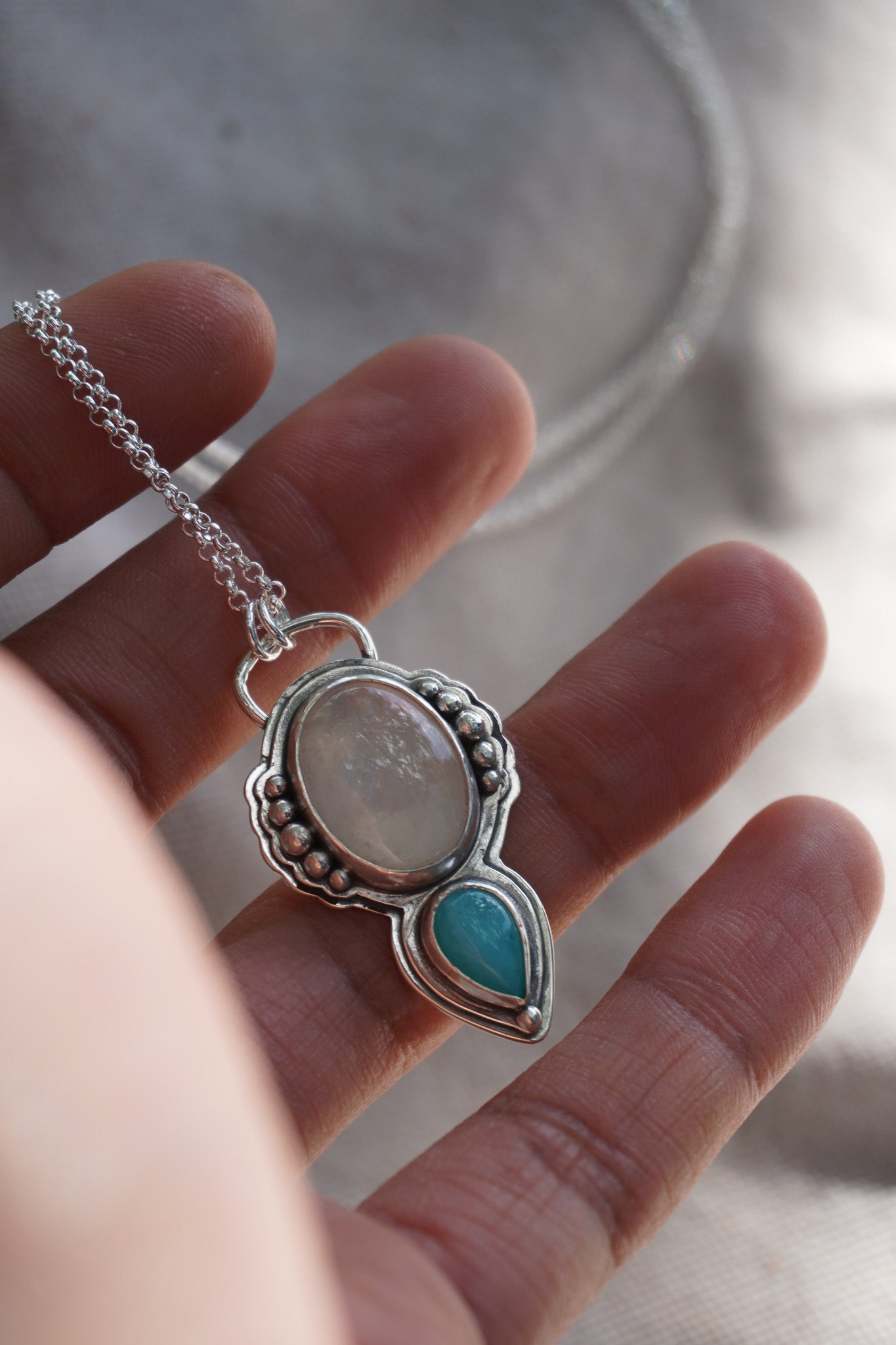 Colgante piedra luna oval y amazonita