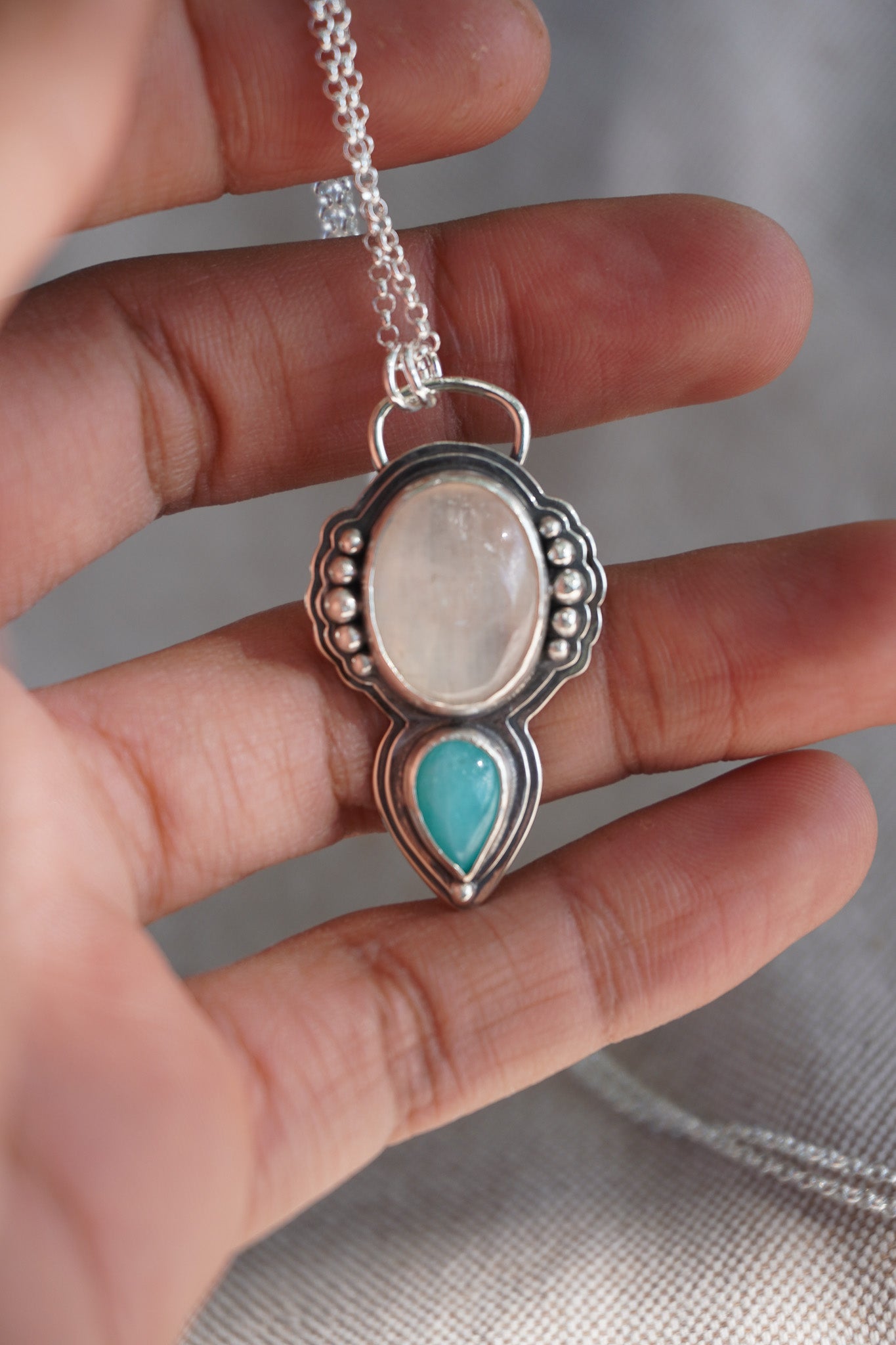 Colgante piedra luna oval y amazonita