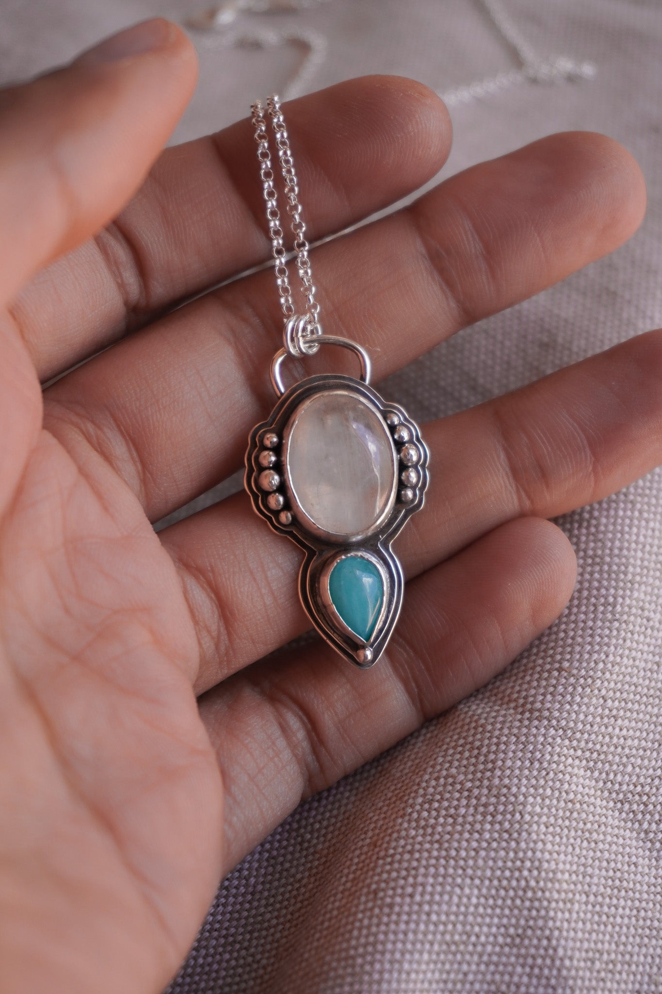 Colgante piedra luna oval y amazonita