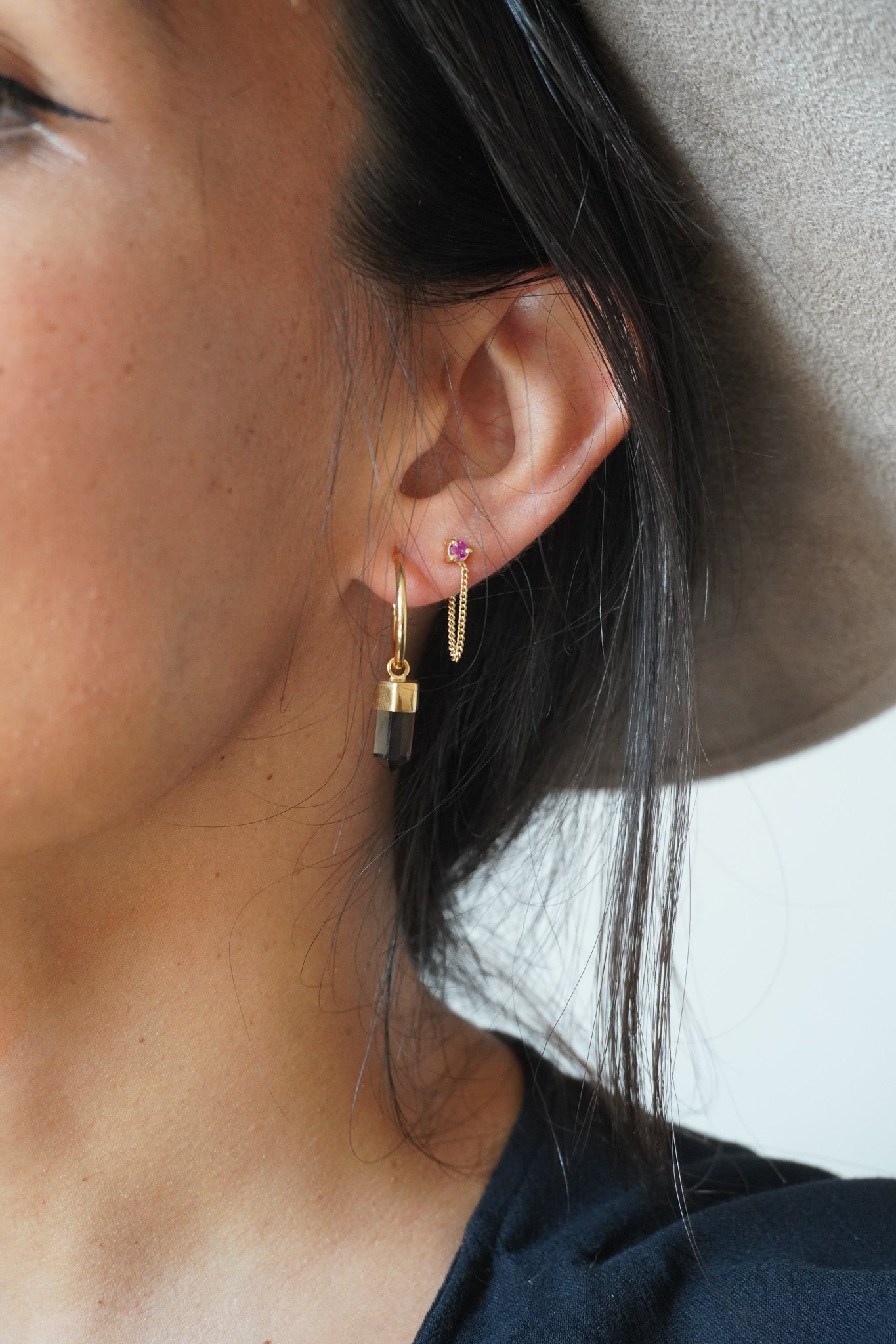 ✨Aros mini puntas cuarzo ahumado