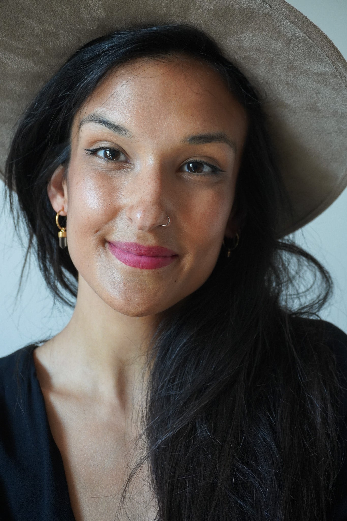 ✨Aros mini puntas cuarzo ahumado