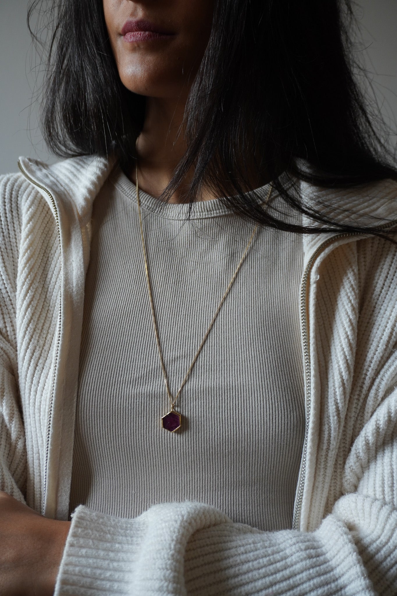 Collar rubí en bruto