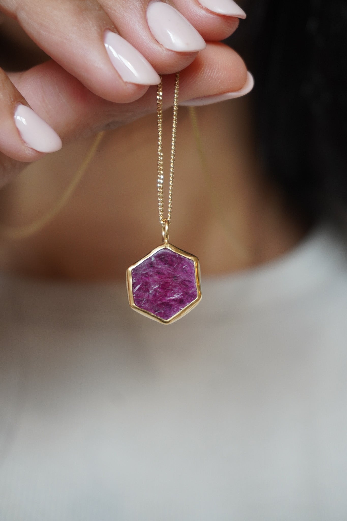 Collar rubí en bruto