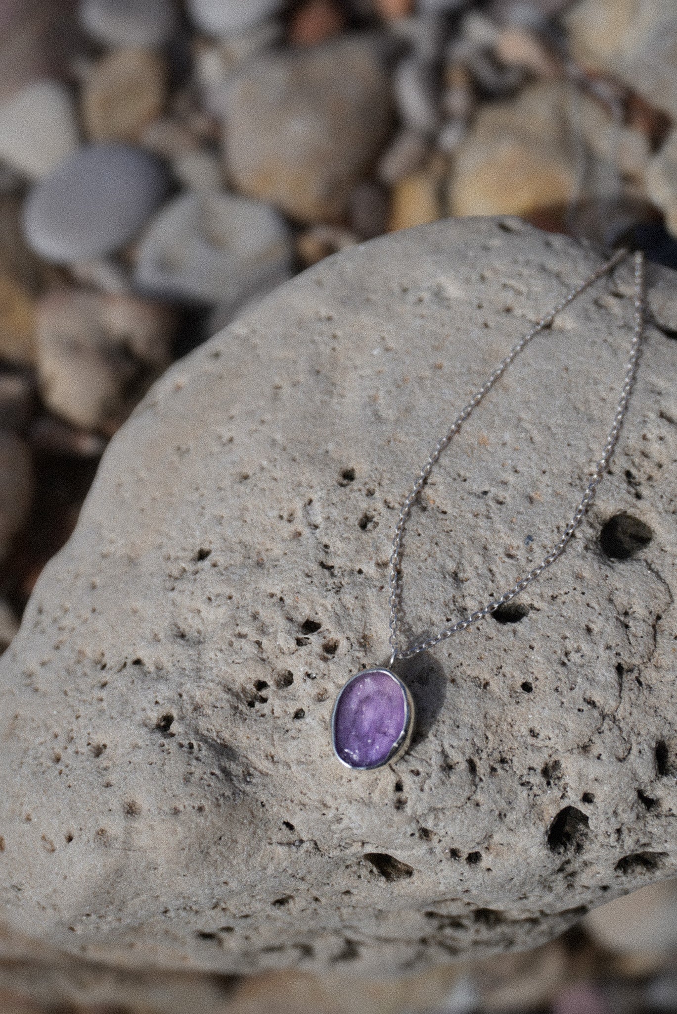 Amuleto amatista en bruto