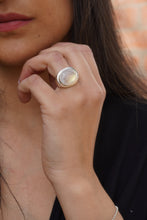 Cargar imagen en el visor de la galería, Anillo piedra luna

