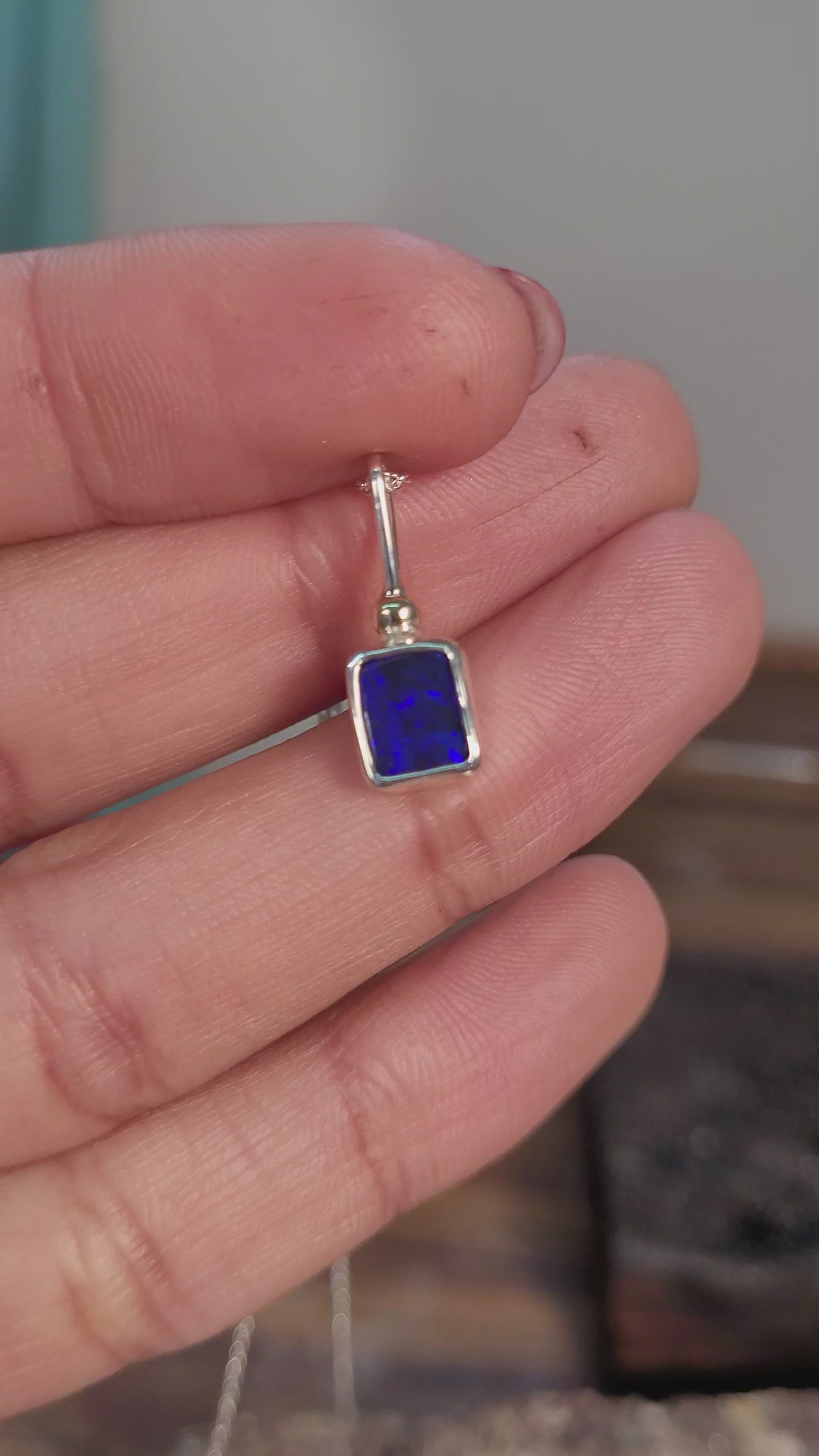 Colgante doblete ópalo australiano y oro 14k