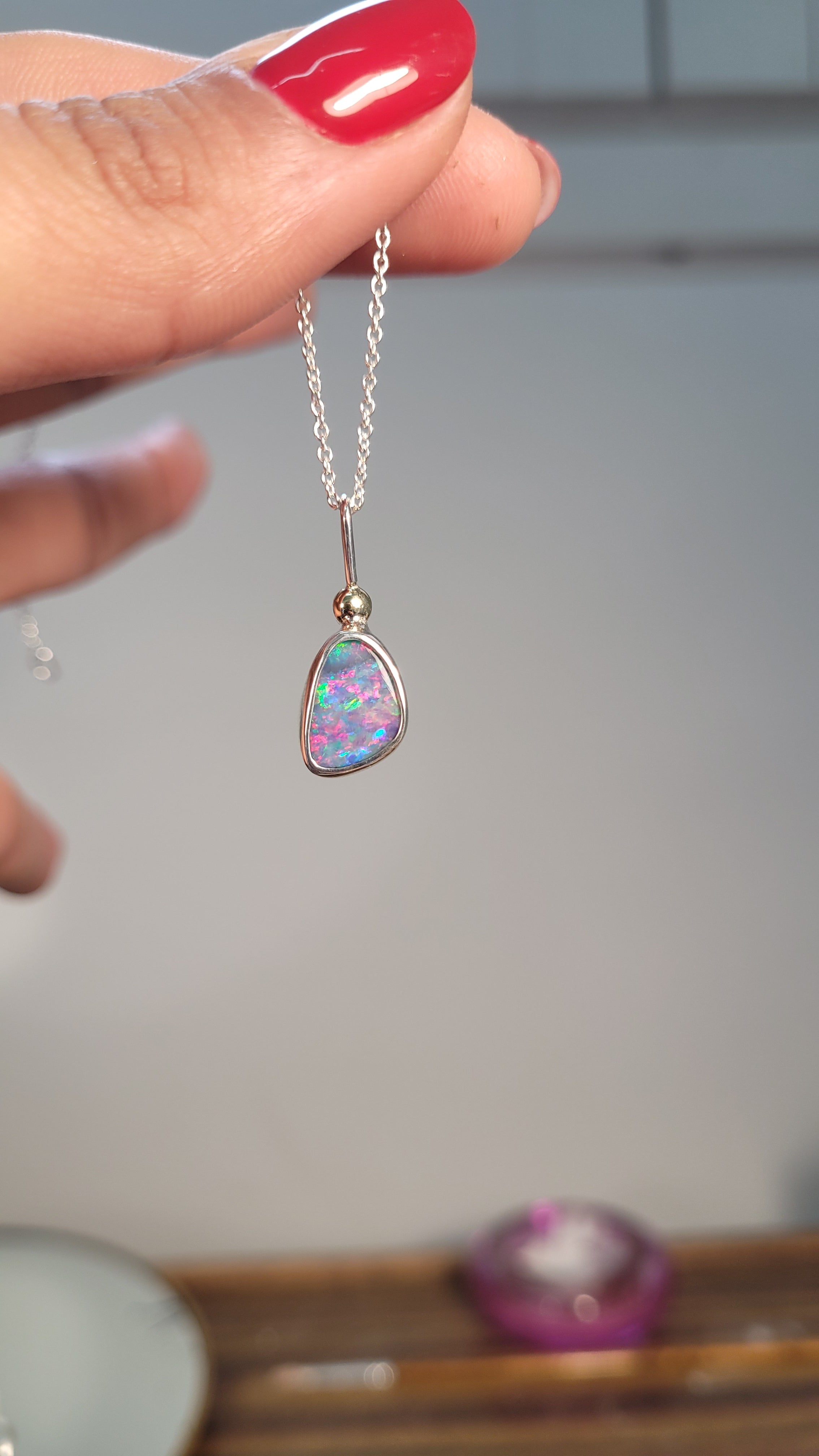 Colgante doblete ópalo australiano y oro 14k