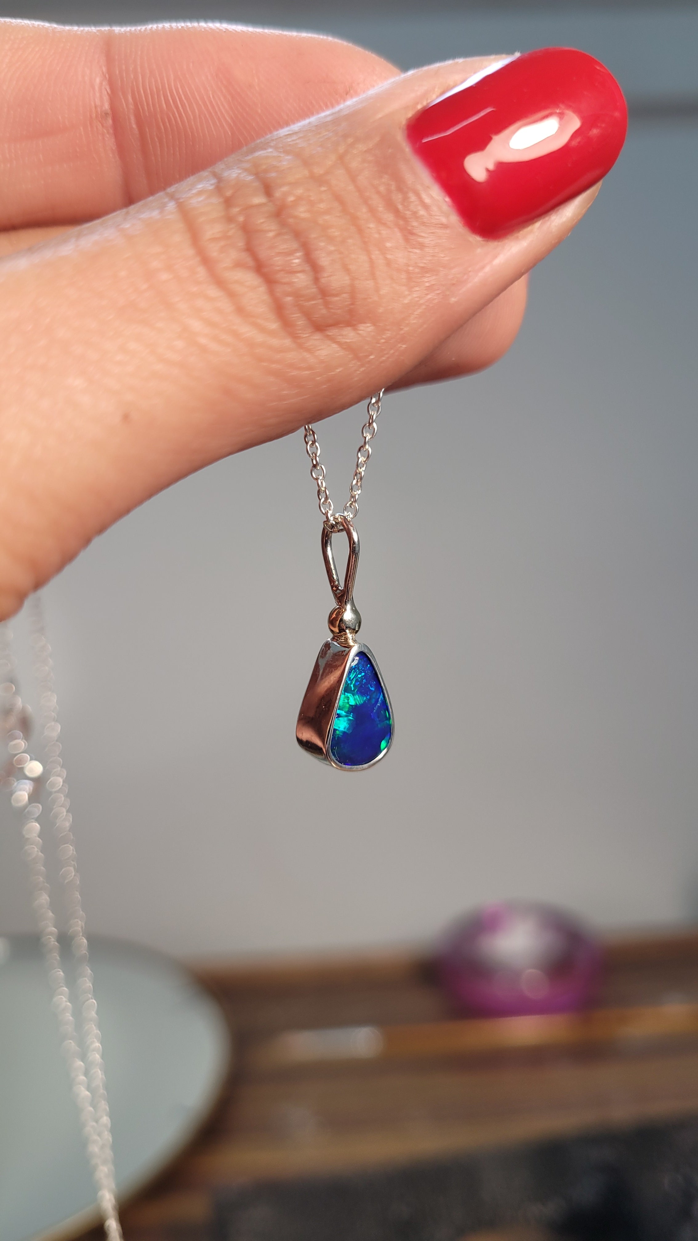 Colgante doblete ópalo australiano y oro 14k