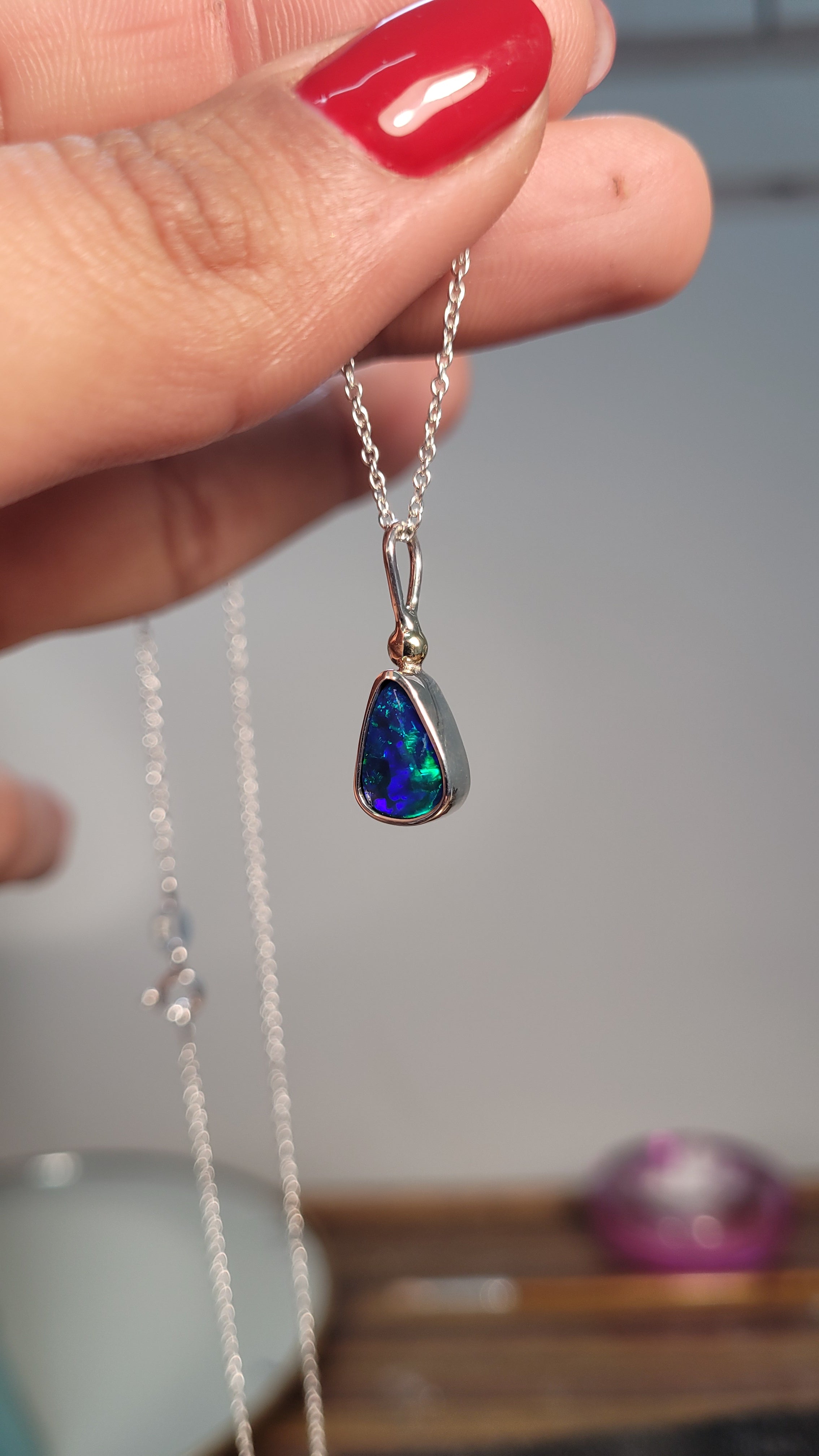 Colgante doblete ópalo australiano y oro 14k