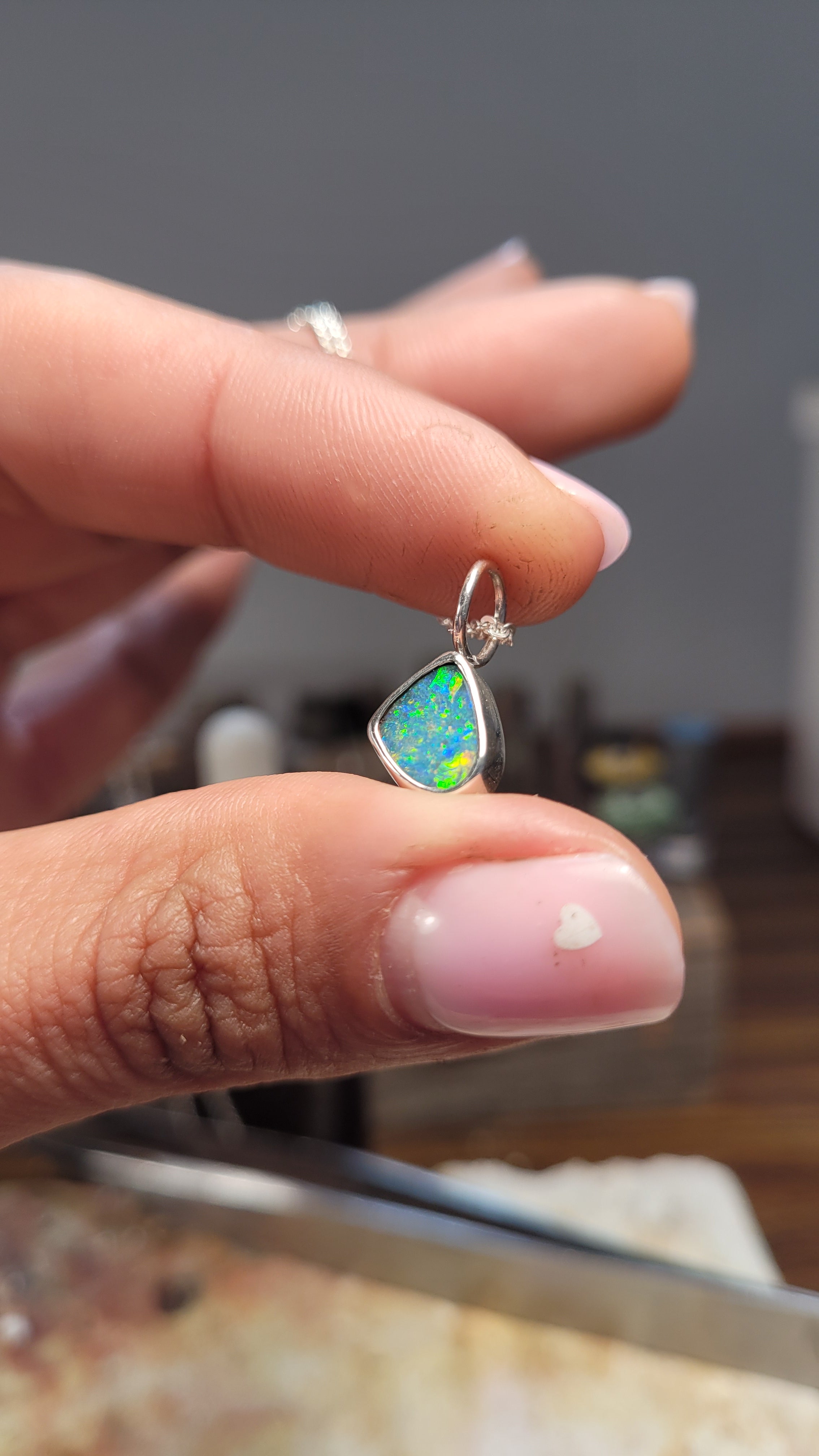 Colar doblete ópalo australiano