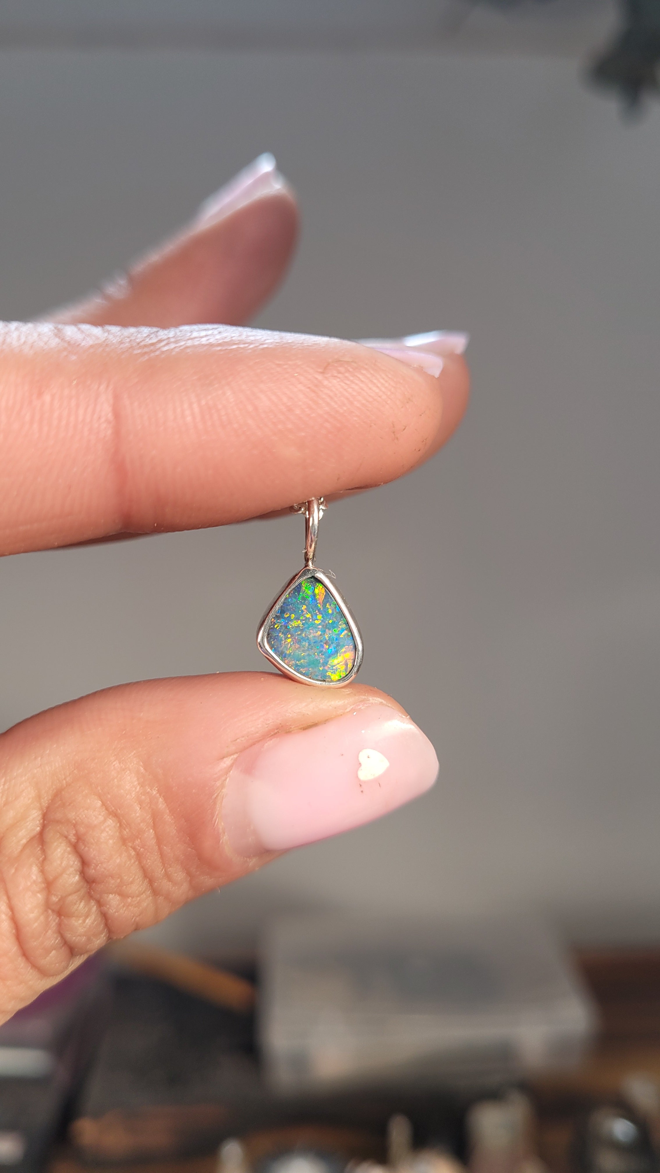 Colar doblete ópalo australiano