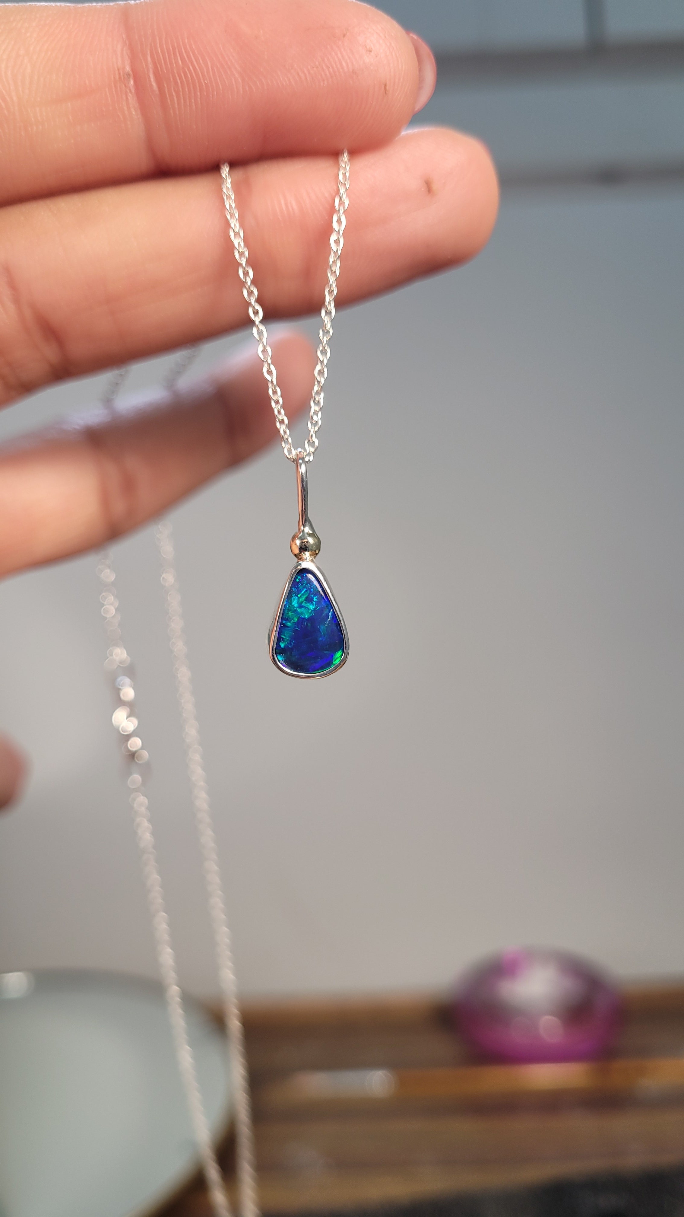 Colgante doblete ópalo australiano y oro 14k